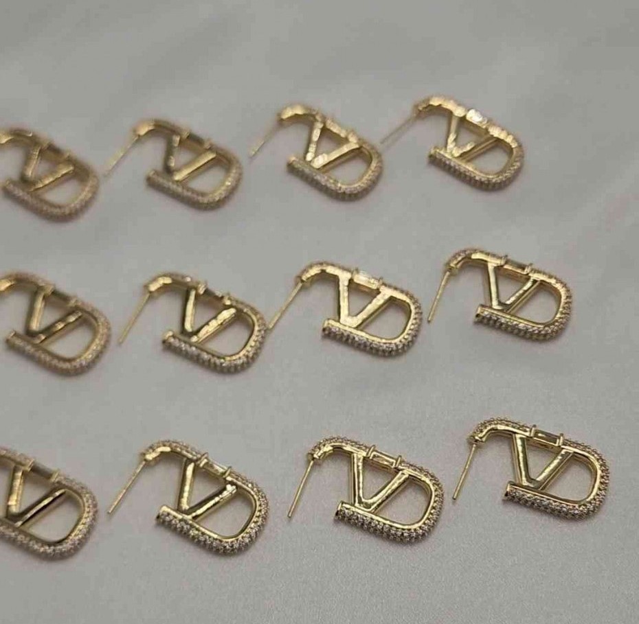 silver earings gold 2-min