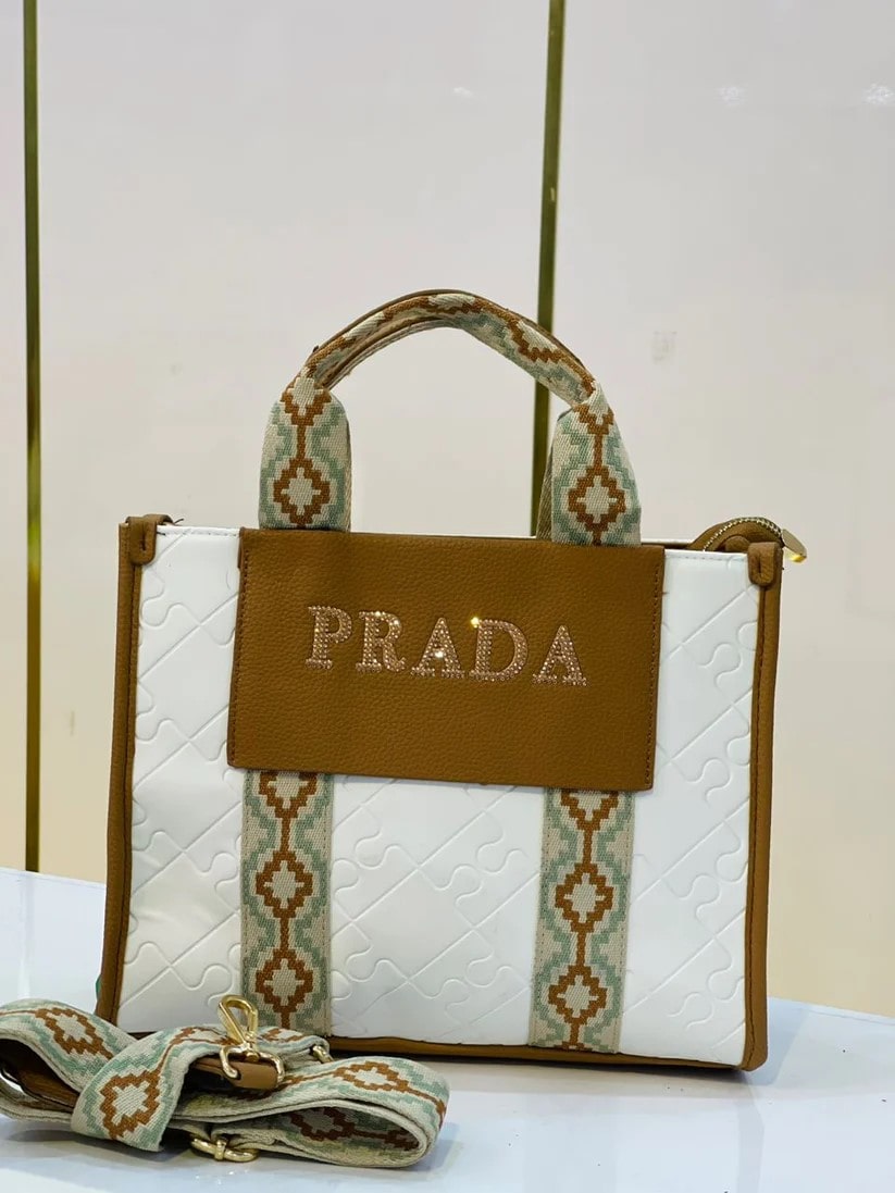 prada 2-min